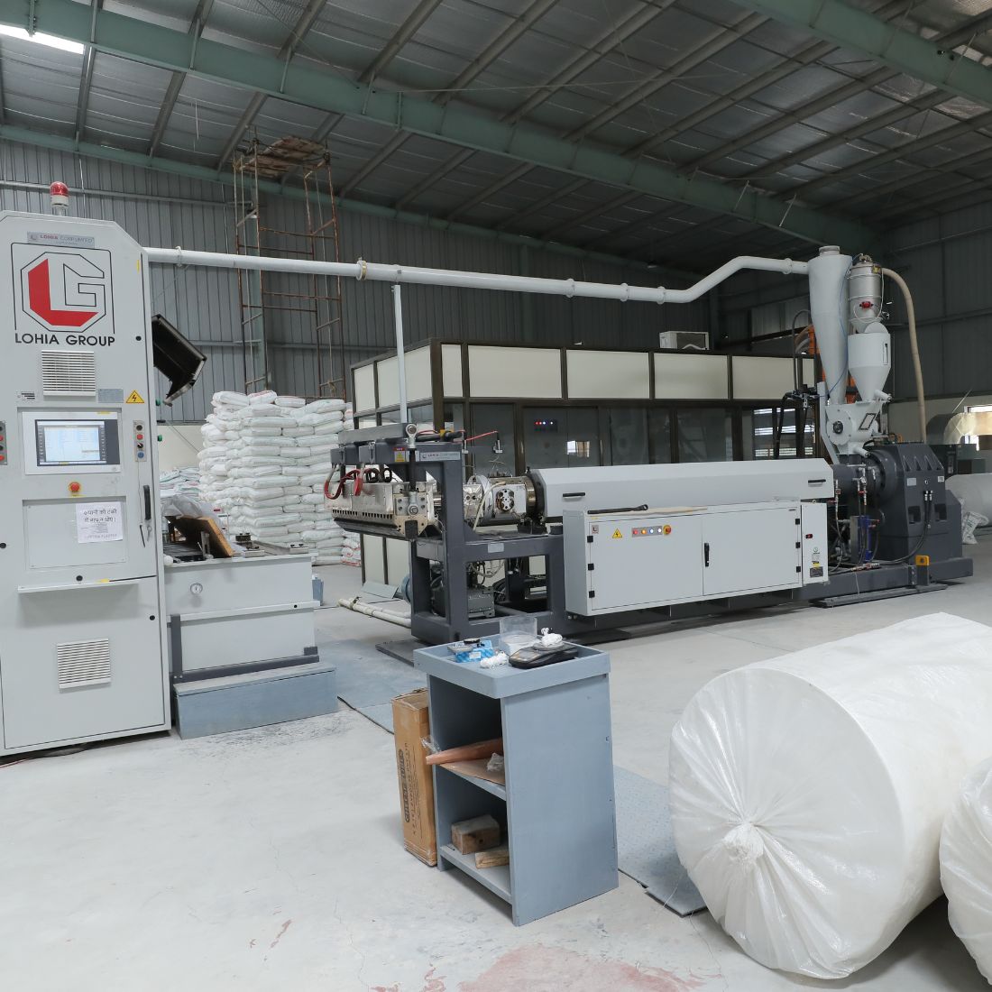 Automated polypropylene extrusion machinery for industrial FIBC jumbo bag production